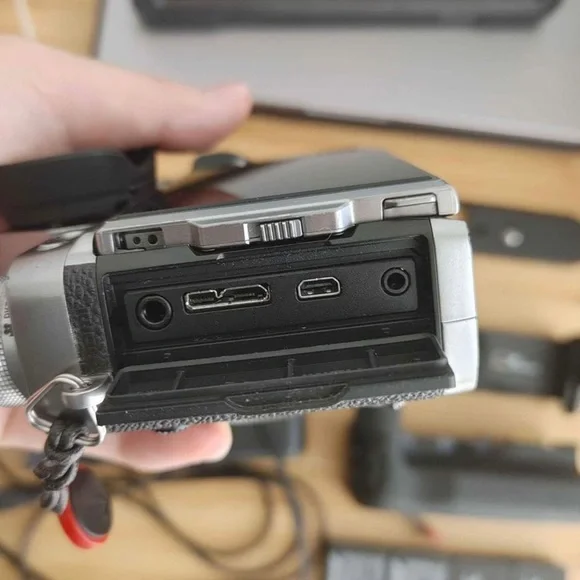 Fujifilm XT2 - Vertical Grip + 4 Batteries + Extra Grip